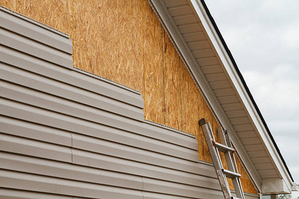 24/7 Emergency Storm Damage Siding Repair experts in Mendota, IL